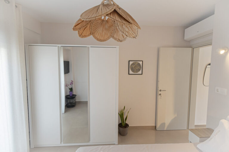 AmicoSuites-Taupe_Nea-Moudania-Chalkidiki